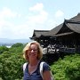 Kiyomizu-dera, contornando a montanha, ao fundo do templo, para iniciar a descida.